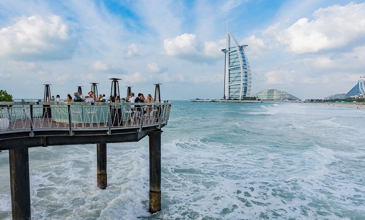 Floating dinner in Dubai Jumeirah